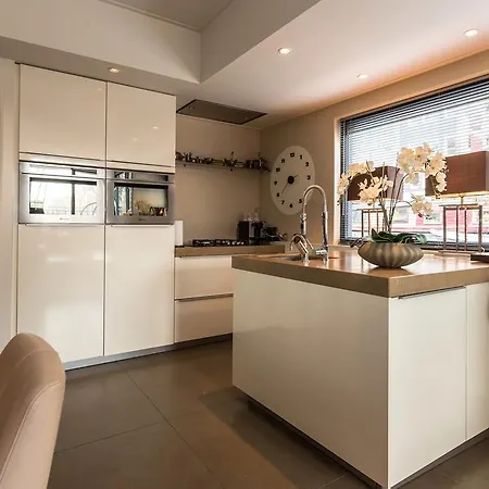 Houseboat-apartment Sumatra Πλωτό κατάλυμα 3*